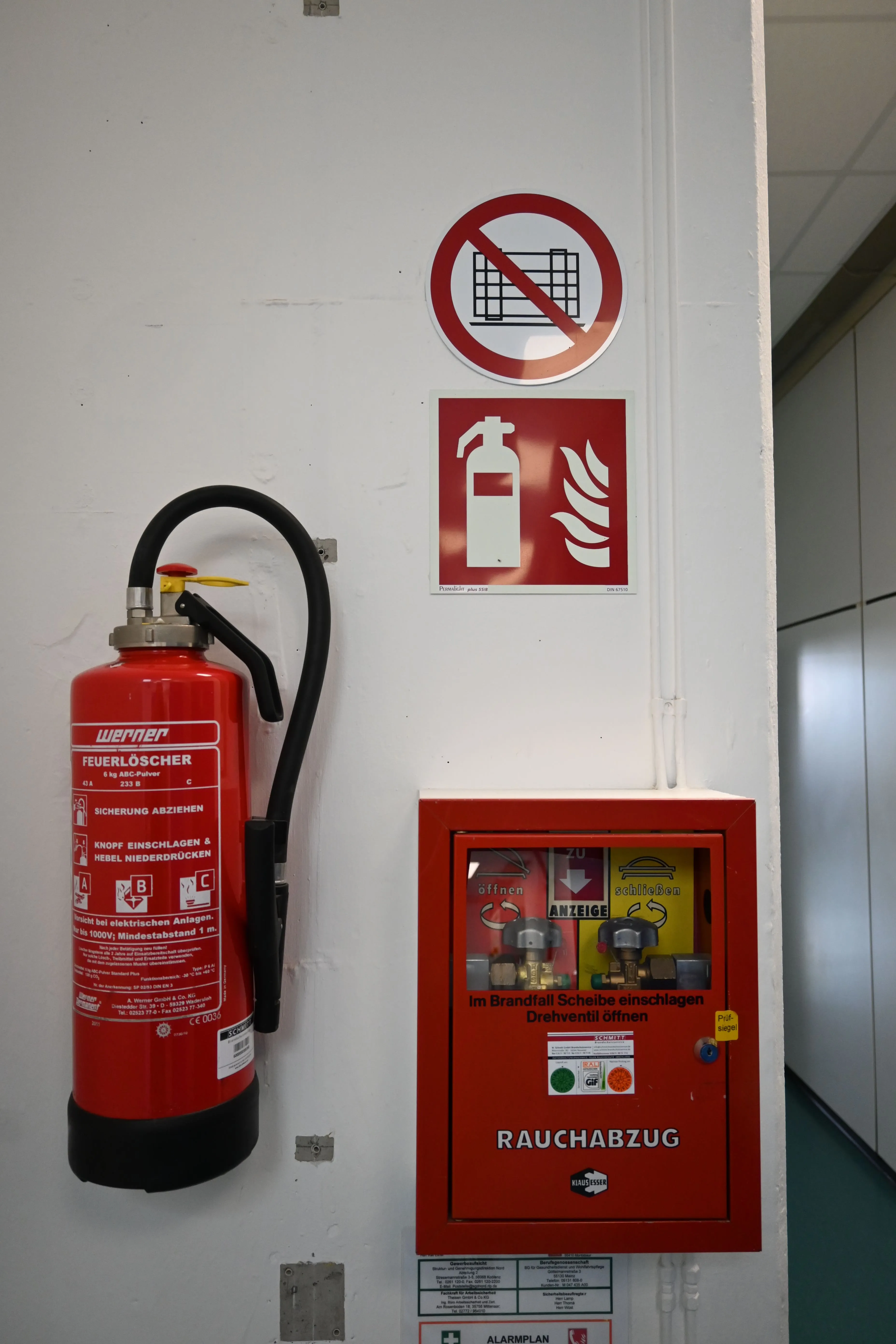 Kontakt für Brandschutzunterweisung Hilfsmittel gegen Brand - Brandschutzunterweisung